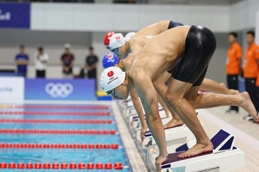 College Swim League khai màn tại Westmont: khi một phán quyết của tòa án quan trọng hơn cả đường đua